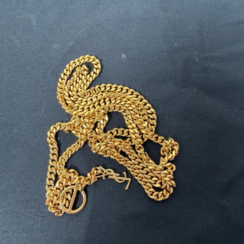 Pre-owned AIRA As shown Bag Accessories Yves Saint Laurent Classic Design Belt with Logo Versatile Accessory for Casual & Formal Wear Enhances Any Outfit