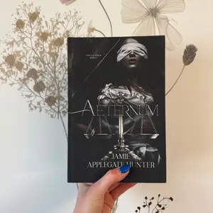 Aeternum: Vincula Realm Book 2, Jamie Applegate Hunter Signed Hardcover, dark fantasy romance, best of booktok