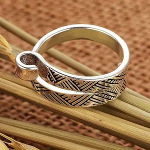 1pc Finger Crochet Rings, Adjustable Crochet Tension Ring, Metal Open Yarn Guide Finger Holder, Crochet Thimbles