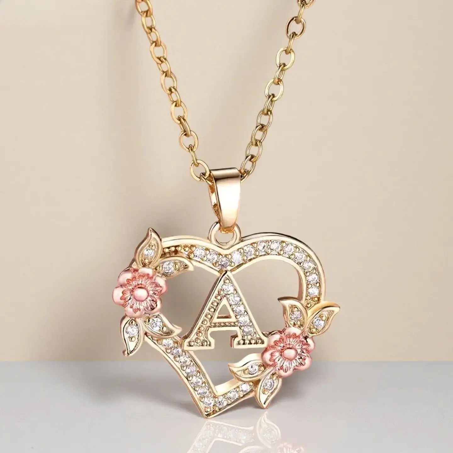 Women's Vintage Golden Heart Custom Name Necklace - Trendy Flower Pendant, A-Z 26 Letters Personalized Luggage Bag Strap & Chain Accessory, Name Necklace, Custom Name Necklaces