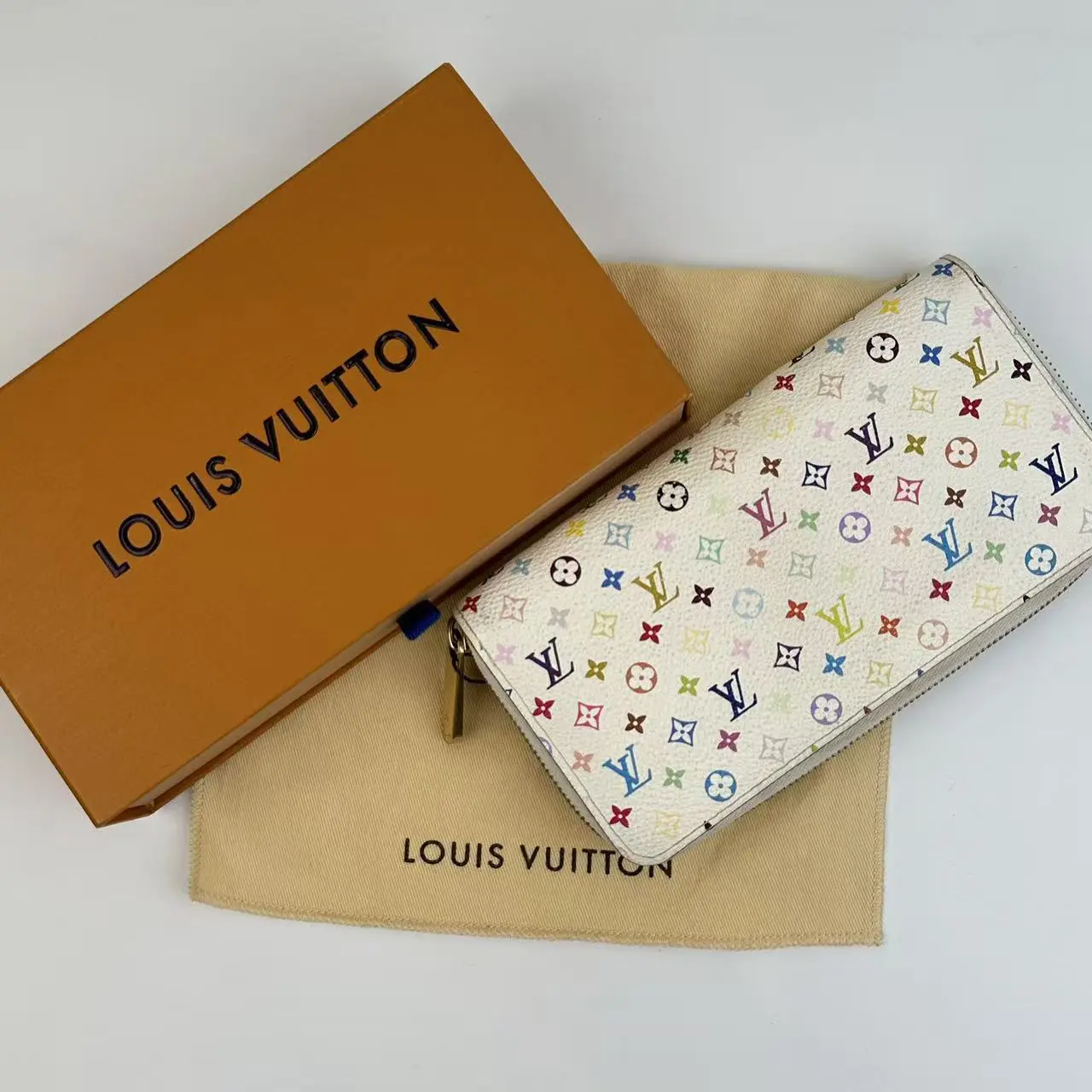 Pre-owned Louis Vuitton Monogram Multicolore Zippy Wallet (White)