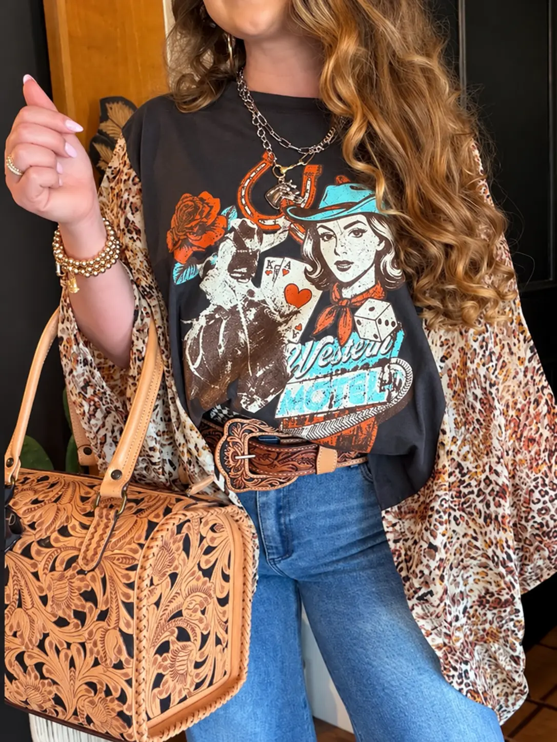 Women's Retro Western Graphic T-Shirt - Oversized 3/4 Batwing Sleeve Crew Neck Cowgirl Top, Lightweight Baggy Women's Top with Wild Leopard Art & Patchwork, Boho Streetwear for Country Concerts