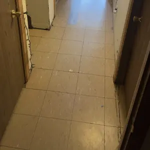 30 Pcs Glossy PVC Self-Adhesive Wood Grain Floor Stickers, Durable Waterproof and Oil-Proof Outdoor Indoor Flooring Patchwork for Universal Home Use