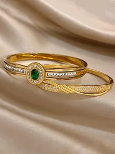 2pcs Set Gold Plated Zircon Bangles, Sparkling Zircon Emerald Green Stone Inlaid & Twisted Design Cuff Bracelets, Stackable Bracelets, Fashion Bracelets, Trendy Jewellery Accessories, Elegant Jewelry for Everyday Wear & Special Occasions