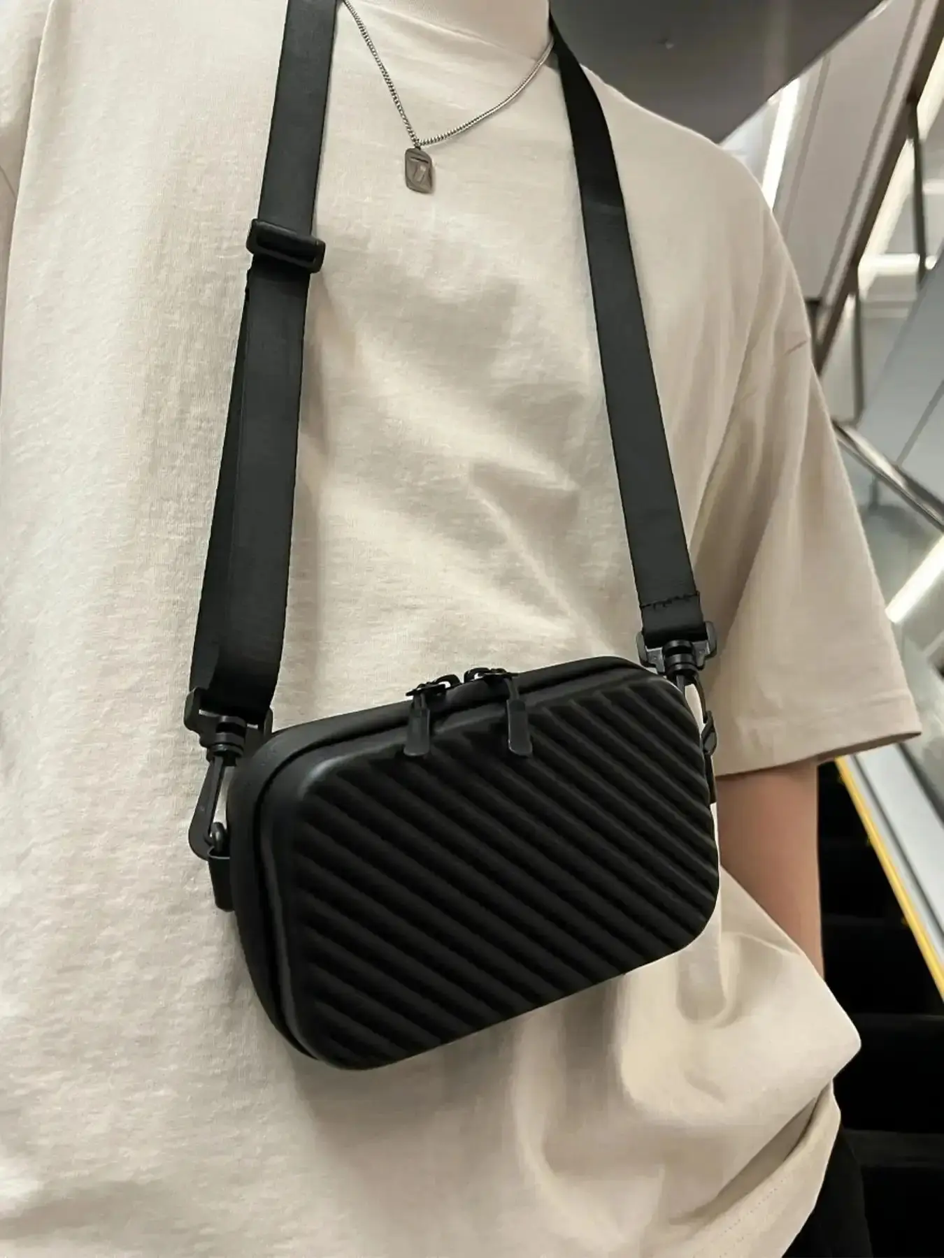 Men's Crossbody Bag, Multifunctional Crossbody Bag, Simple Casual Retro Design, Lightweight Durable Versatile Accessory for Daily Commuting Work School Street Use, Commuter Crossbody Bag, Zipper Crossbody Bag