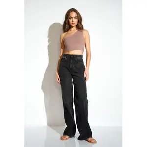 essential one shoulder crop top