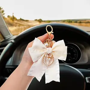Butterfly Knot Pearl Chain Keychain, Creative Women's Bag Charm, Car Key Fob, Fabric Butterfly Key Ring, Fashion Accessory