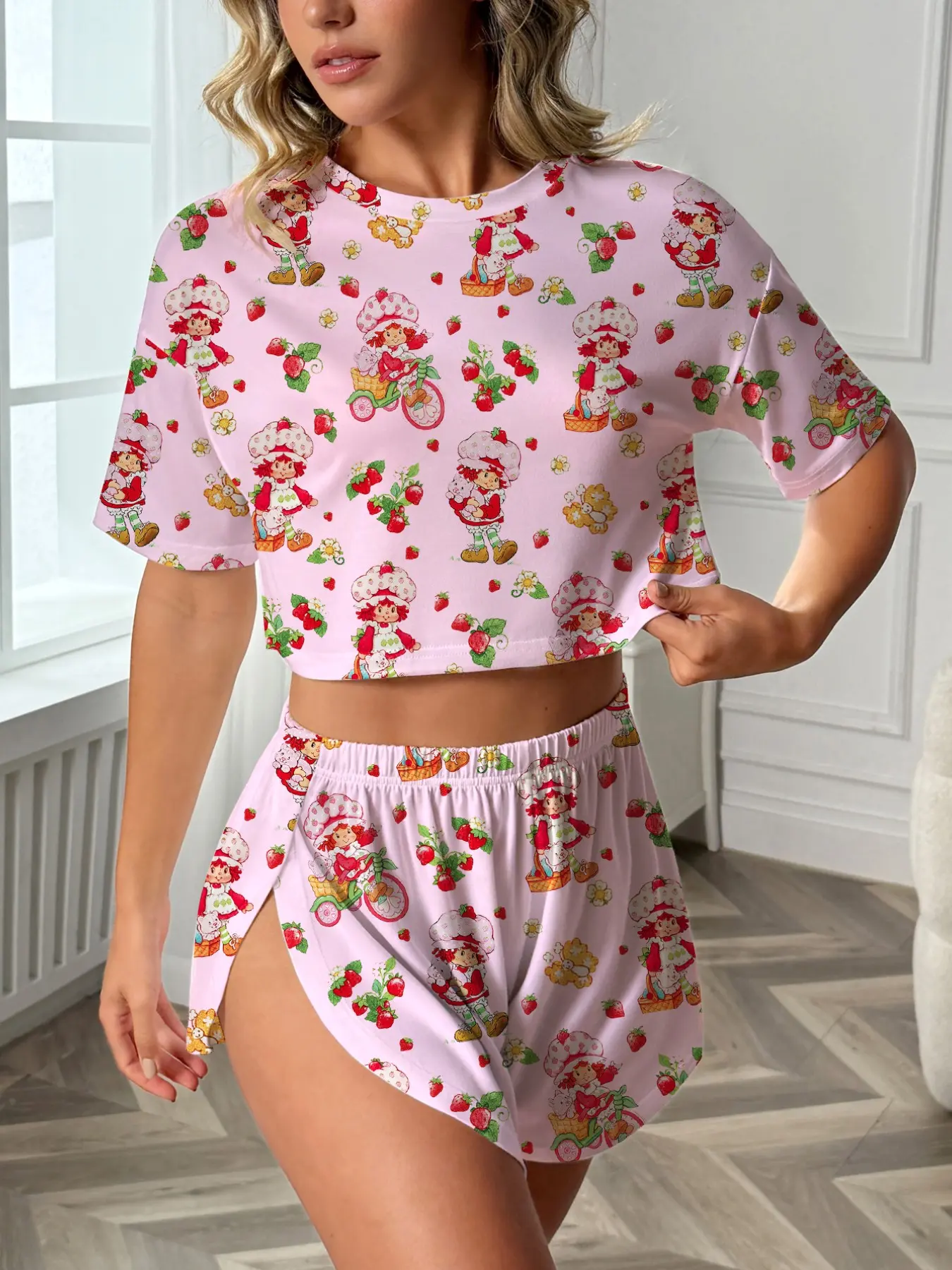 Women's Strawberry Girl Print Sleepwear Loungewear Matching Pajama Set, Cute Casual Loose-Fitting Short Sleeve T-Shirt and Above Knee Shorts, Summer Comfortable Pyjamas Pjs