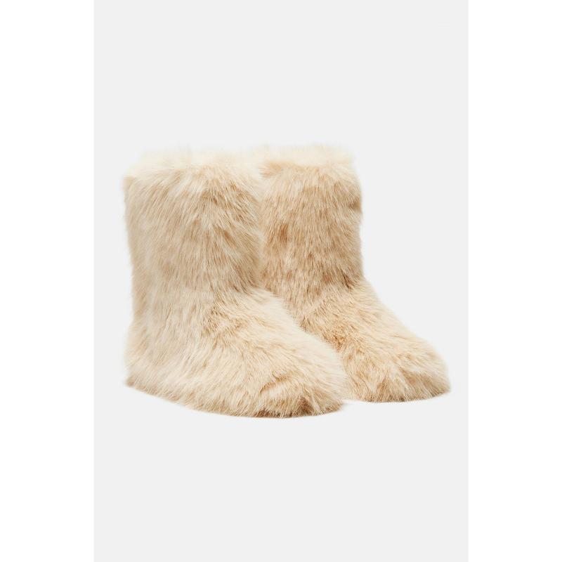Chilly Days Booties - Beige