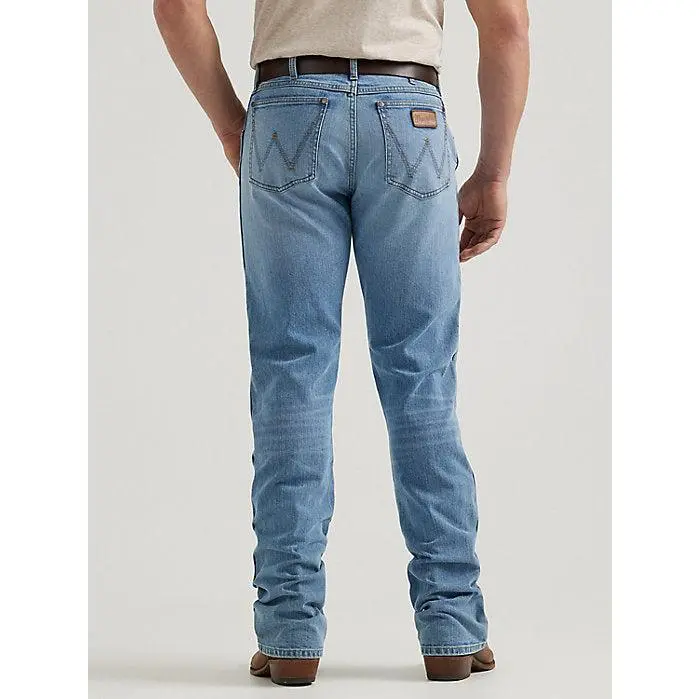 Wrangler Men's Retro Slim Fit Bootcut Jeans with Zip-Fly, Low Rise Stretch Cotton Spandex Denim, Woodmere, Menswear, Plain, Pants, Elastane, Retro Look, Clothes