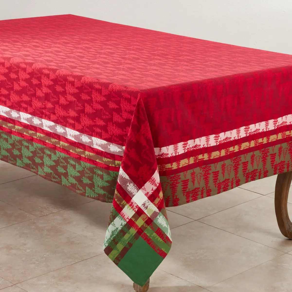 Saro Lifestyle Cotton Table Topper - 65x120in Plaid Tree & Holly Design, Multi-Color, Casual Outdoor Table Decor, Machine Washable