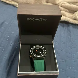 Relos comprado en macys Water-Resistant