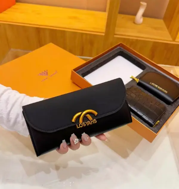 Minimalist luxury black leather accessory combo gift set, contains soft leather glasses case, textured croc card holder and mini leather pouch, matched premium orange outer box, thoughtful high-end gift for gentlemen