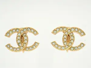 Pre-owned Chanel Coco Mark Gold Clip On Earrings Perfect for Daily Use