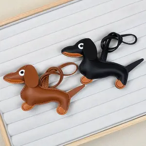 Dachshund Keychain Bag Charm Dog Shaped PU Leather Ornament Cute Puppy Pendant Fashion Accessory for Women Men Y2K Gift