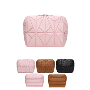 2026 New Fashion Geometric Glam Makeup Bag Large Capacity Waterproof Travel Organizer Portable Toiletry Bag for Women