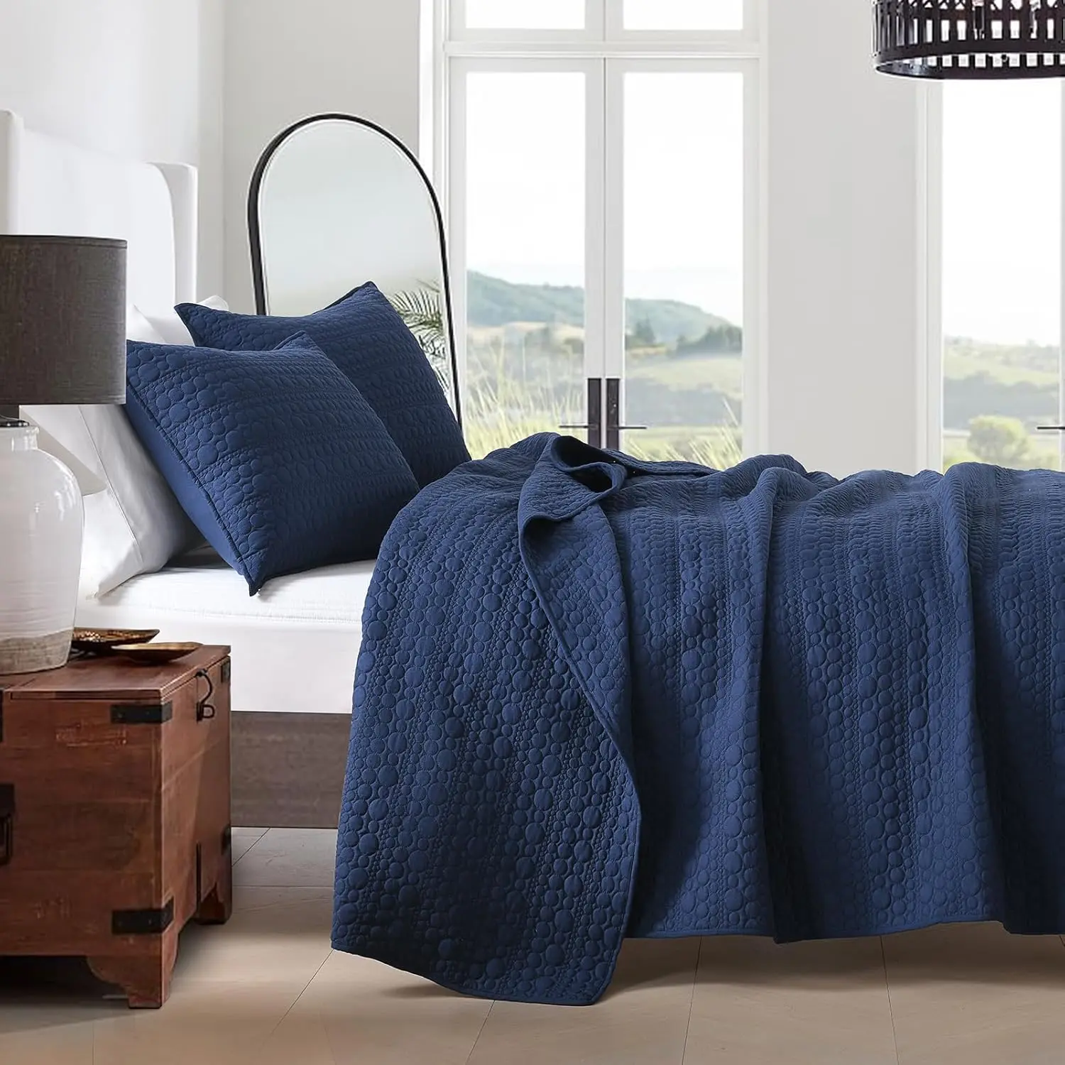 Navy Blue King-Size Microfibre Quilt 3-Piece Set - Geometric Spots Stitched Pattern, Pre-Washed, Rustic Look, Ultra Lightweight, Wrinkle Resistant, Fade Resistant, Durable Bedspread, Machine Washable