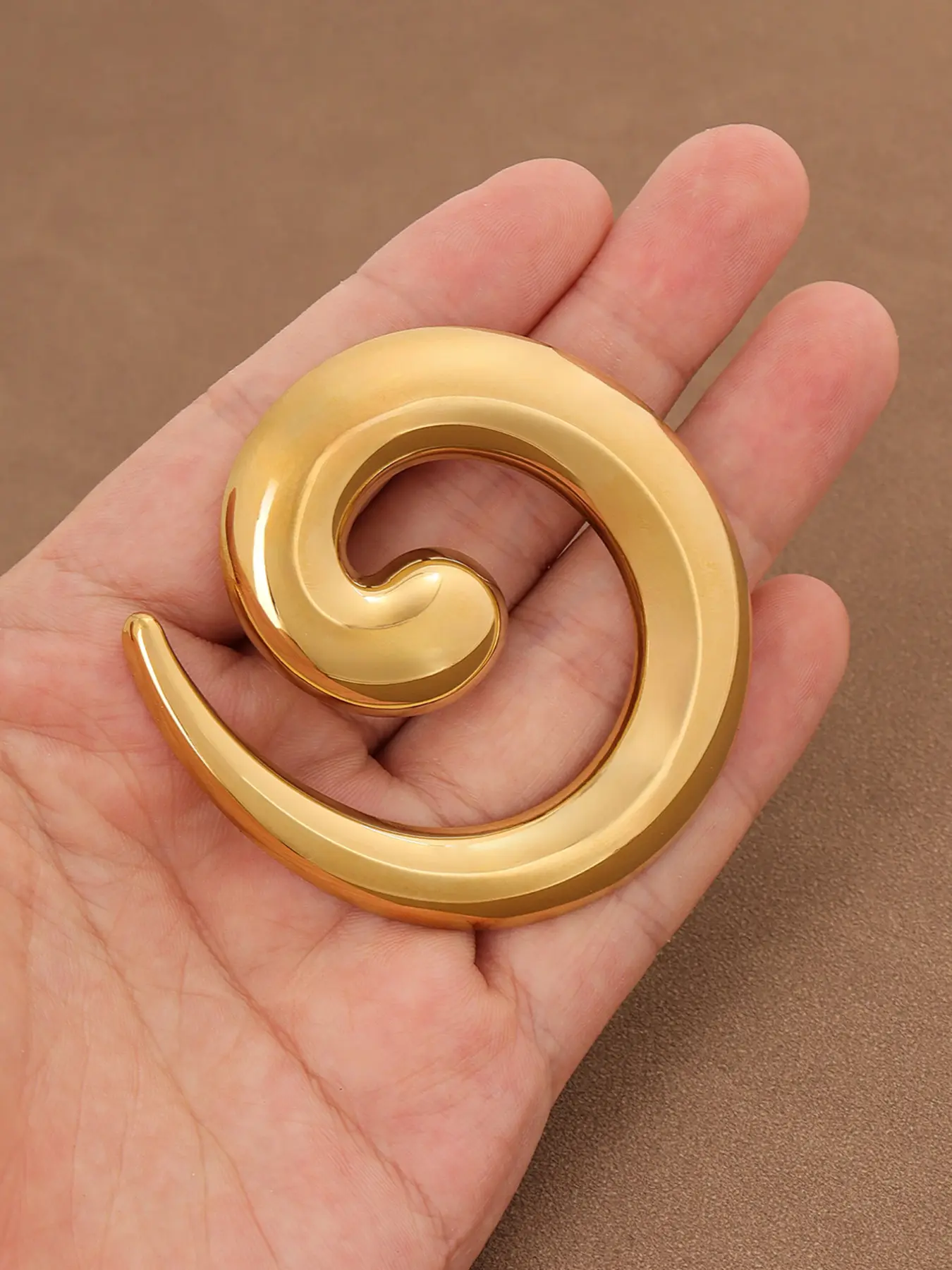 1pc Fashionable Gold & Silver Color Minimalist Stainless Steel Large Spiral Swirl Brooch Pin Clip, Geometric Statement Vortex Lapel Pin Jewelry Jewellery Fashion Accessory Suitable For Women's Daily Wear Durable Metal Pins