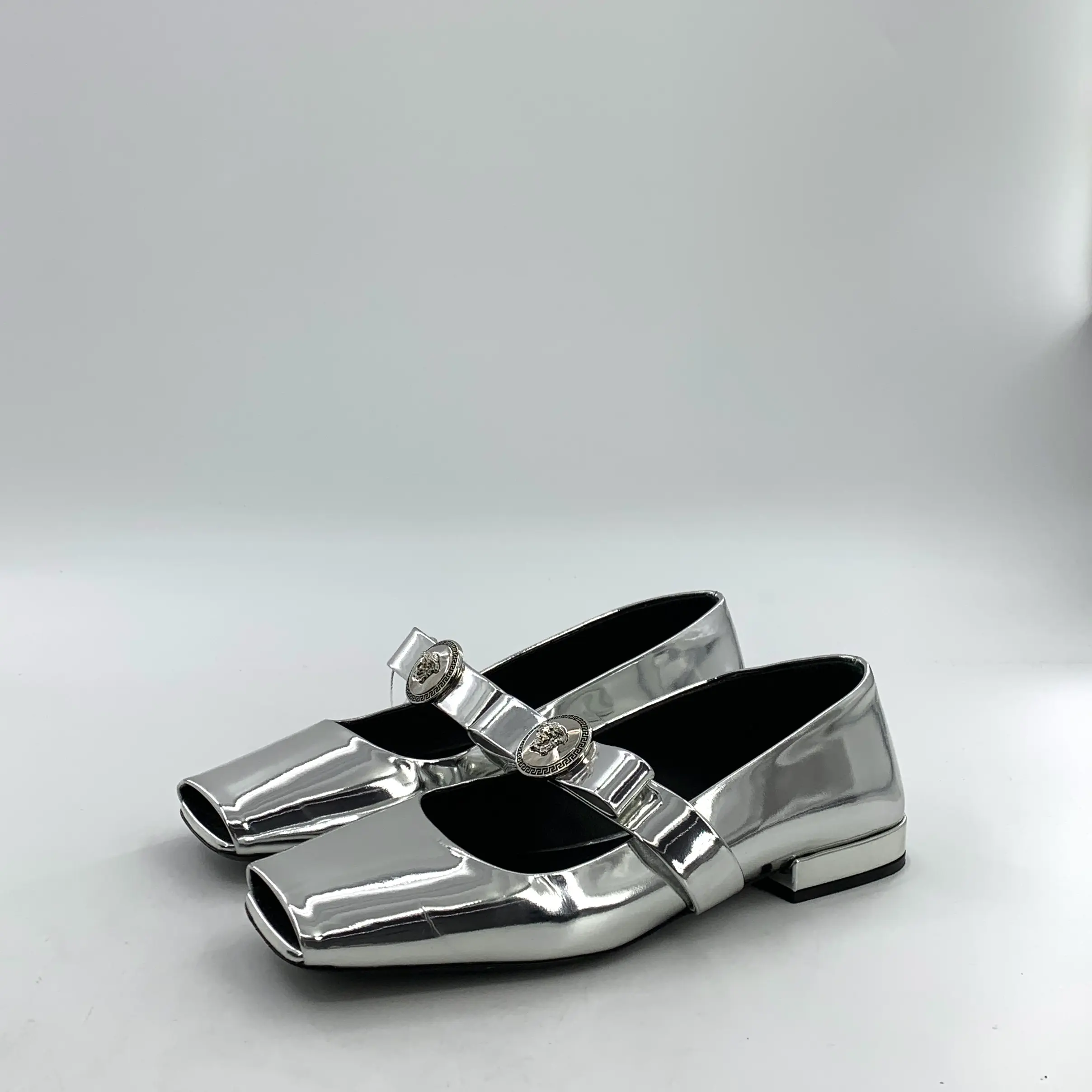 RDLT-Versace Size 37 Silver Medusa Patent Ballet Flats-H35627