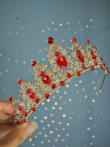 Rhinestone Bride Crown, Elegant Bridal Hair Accessory, Perfect Wedding Party Headpiece, Stylish and Sparkling Design