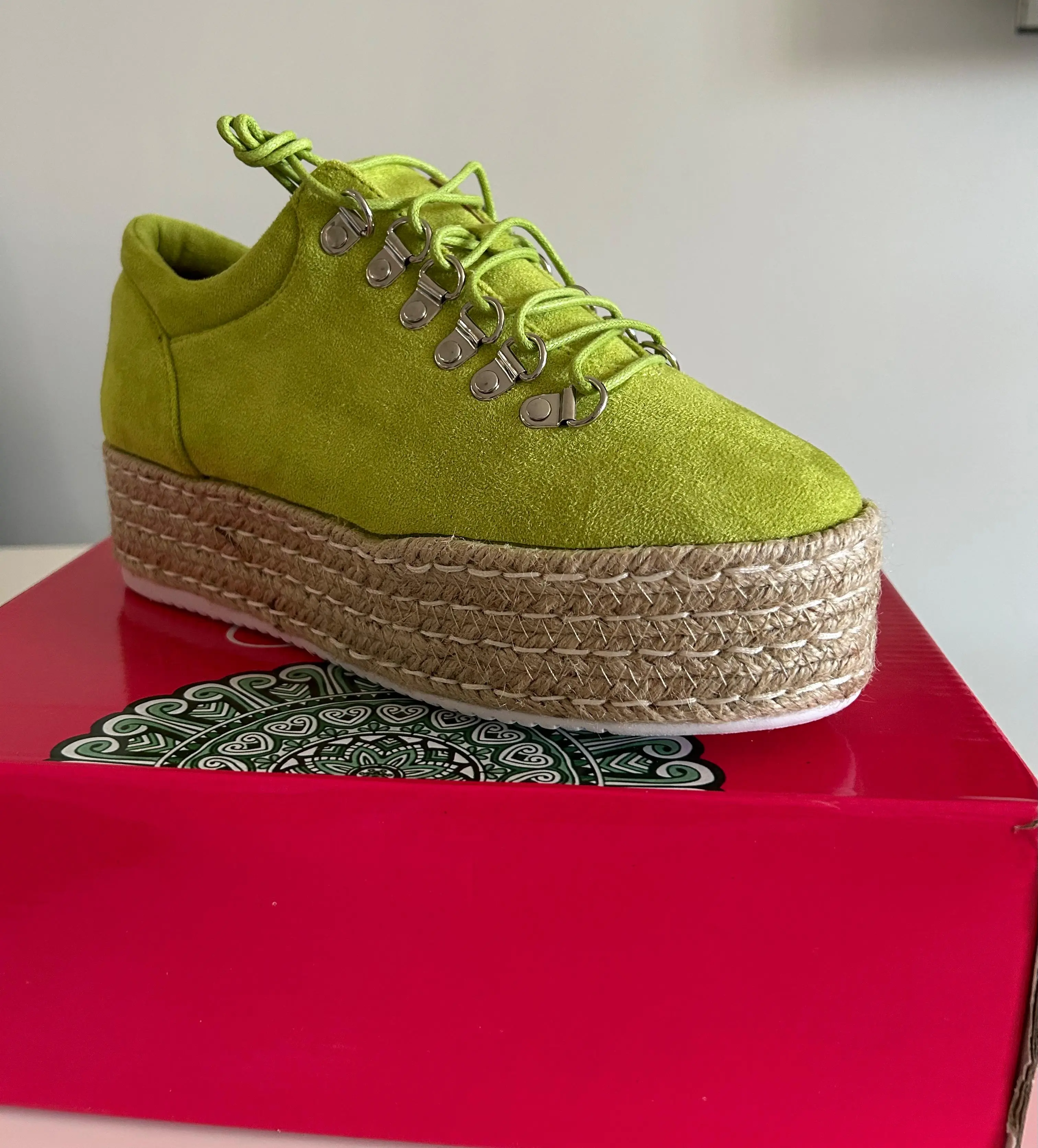 Glister Espadrilles Platform Green Apple Lace Up Women Shoes Size 7.5 NIB