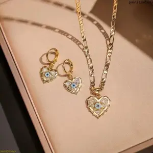 2-piece 14K gold-plated open twisted eternal blue eye pendant necklace set has a luxurious vintage style and is perfect for women to wear, making it an ideal choice for parties.