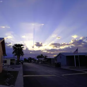 Mini Keychain Camera 4K 64MP Small Digital Camera,Pocket Retro Nostalgia Video Camera with LED Light and 32G Micro SD Card, Suitable for Teenagers, Children, and Photography Beginners