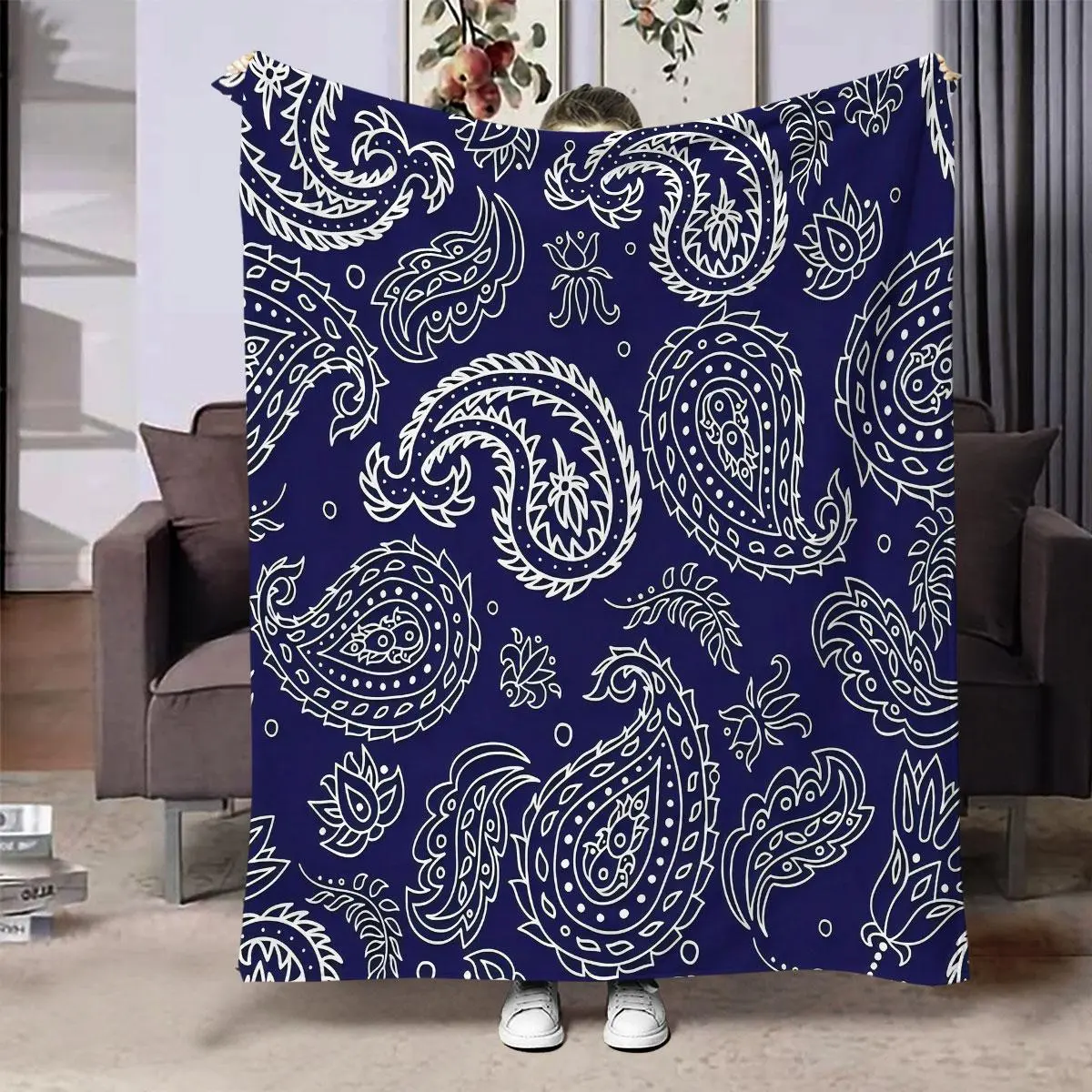 Paisley Pattern Flannel Blanket, 1 Count Retro Modern Air Conditioner Blanket, Soft Warm Nap Blanket for Home Office Travel, Gift for Friend