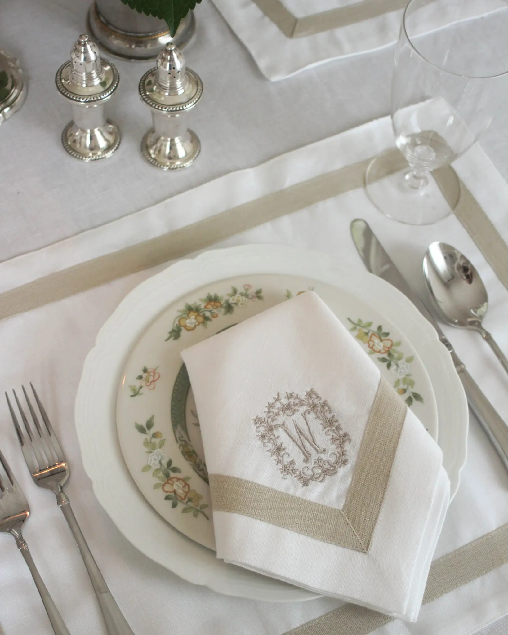 Willa Border Linen Napkins, Set of Four