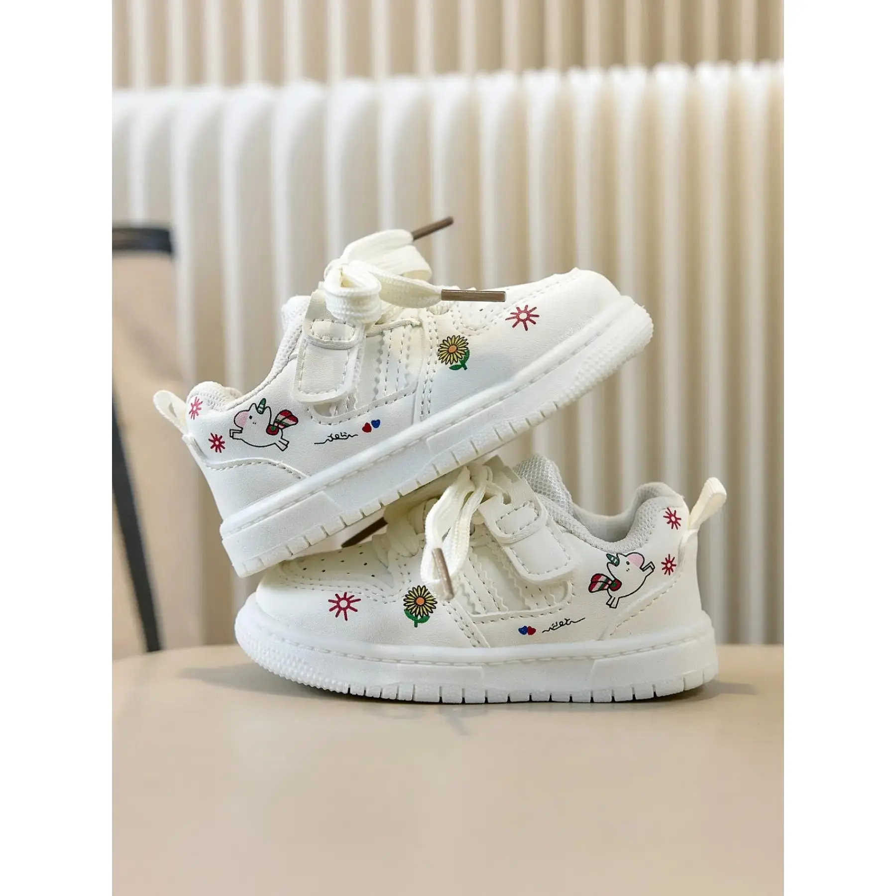 2026 Spring Kids Two-Color Hand-Drawn Sneakers, Girl's Velcro Breathable Casual Low Top Shoes, Soft Sole Anti-Slip Toddler Footwear, Nonslip Trainers