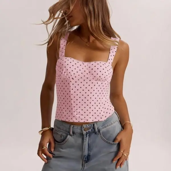 Pink polka dot square neckline camisole with wide straps, slim fit, cropped length that reveals the waist, casual and versatile