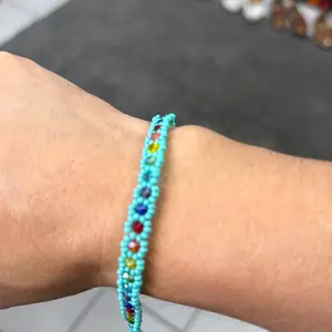 Pulsera $9 - Elaborada a mano - handmade in Mexico - Pulsera cristla / Pulsera karina