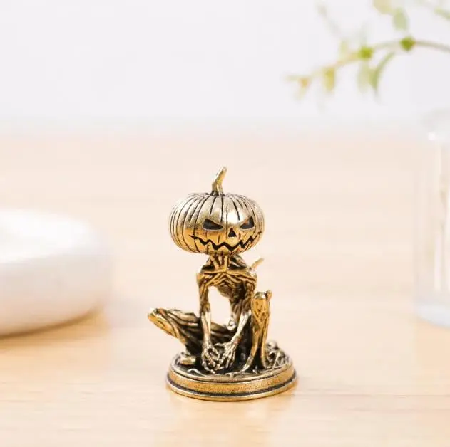 Antique Solid Brass Pumpkin Head Creature Figurine - Artistic Gothic Horror Jack-O-Lantern Ornament, Spooky Miniature for Halloween Outdoor Lawn Garden Decoration, Ideal Gift