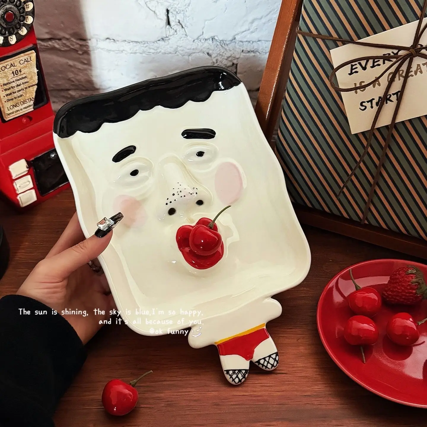 Funny Face Ceramic Plate, Creative Lips Design, Jewelry Organizer, Snack Tray, Fun Desk Decor, Non-Bone China Plates