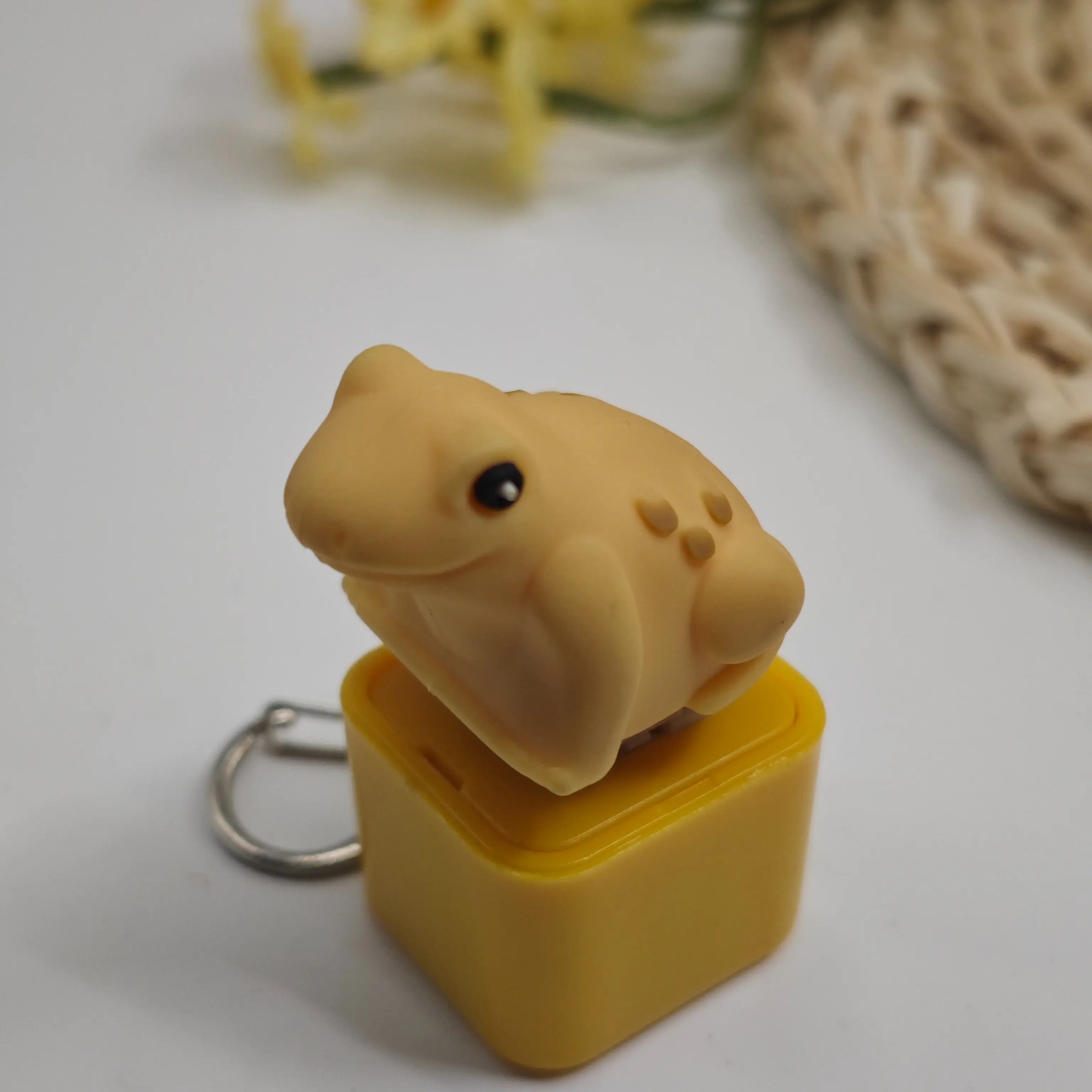 Puerto Rican Souvenir Coquí Button Keychain - Rechargeable Plastic