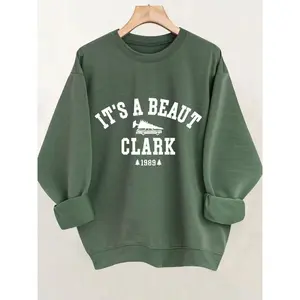 IT'S A BEAUTY CLARK 1989 Vintage Christmas Shirt - Maroon Crewneck Pullover - Cozy Holiday Sweater for Christmas Party Outfit Sweatshirt Casual Cotton Top For Her and For Women Womenswear