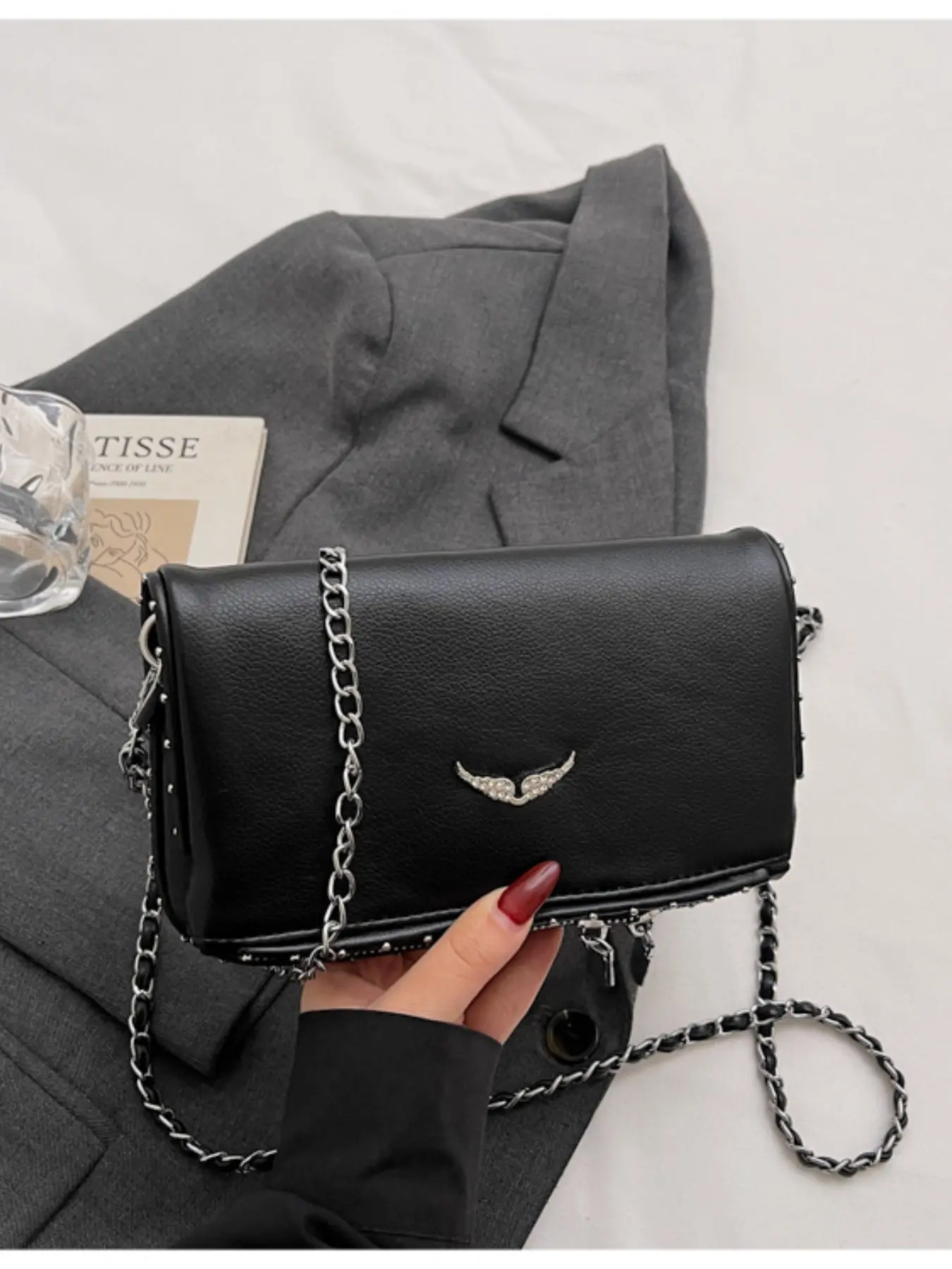 Women's Unique Handbag 2026 New Fashion Versatile Chain Shoulder Bag, Fashionable Unique Bags, Simple Crossbody Small Square Bag, Stylish and Practical Chain Crossbody Bags