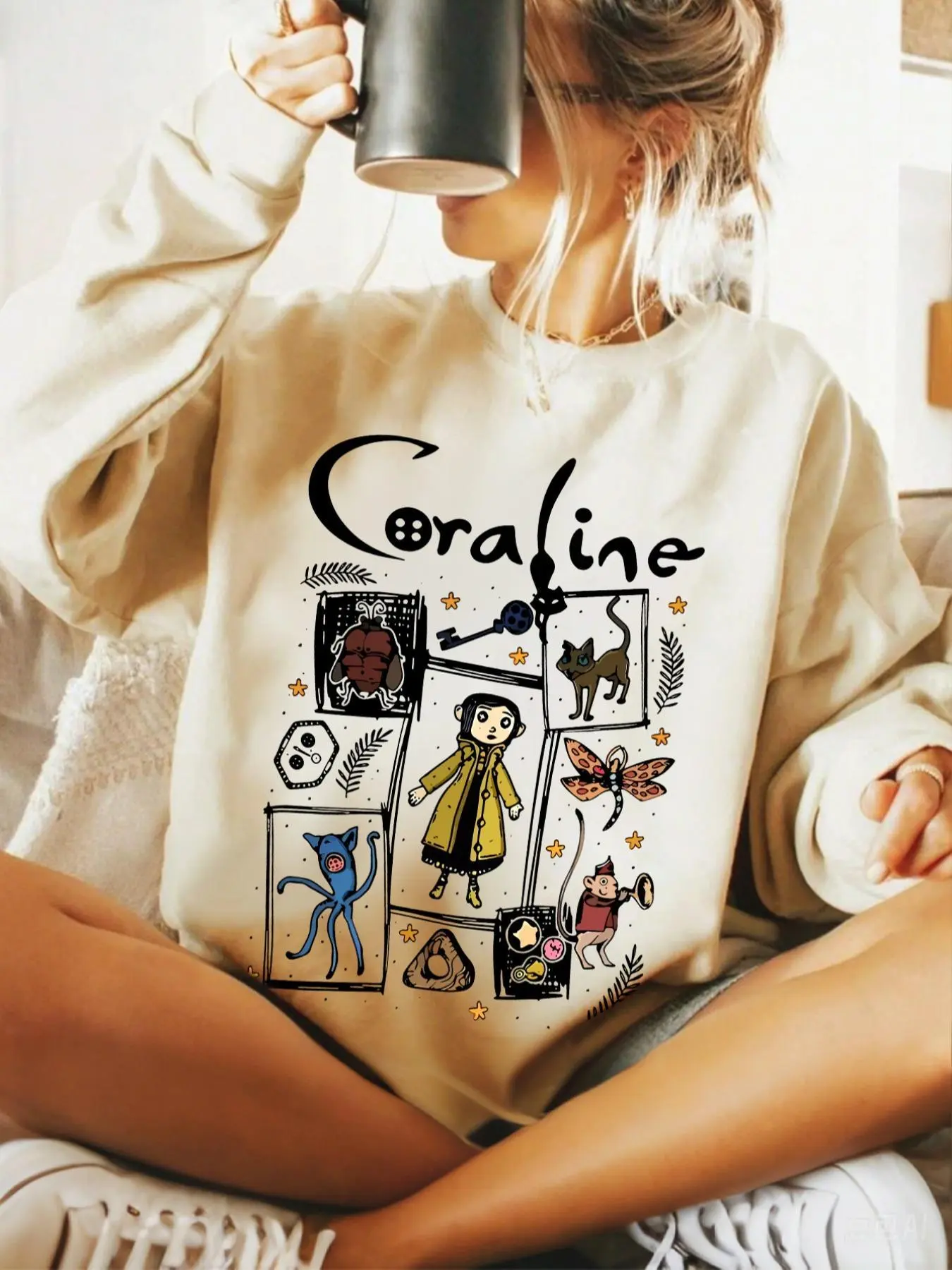 Women's Cartoon Coraline Graphic Print Crew Neck Knit Casual Streetwear Sweatshirt, Loose-Fit Casual Long Sleeve Pullover, Fall & Winter Daily Wear Top, Beige, Womenswear