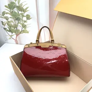 Pre-owned Louis Vuitton Patent Shoulder Bags 7.8'' R1679 Shoulder Bag C537606977 0123 T1 Chloe