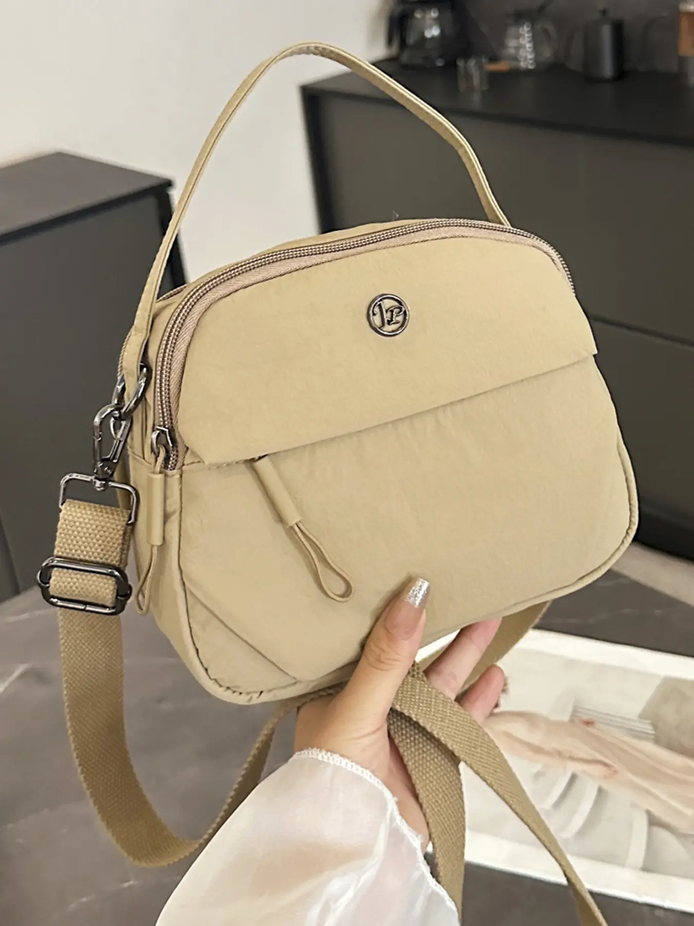 Simple women's solid color small bag, women's shoulder bag, Versatile shoulder bag, crossbody bag, Elegant bags, women's casual bag, Casual Shoulder Purse, suitable for commuting, shopping, and gatherings