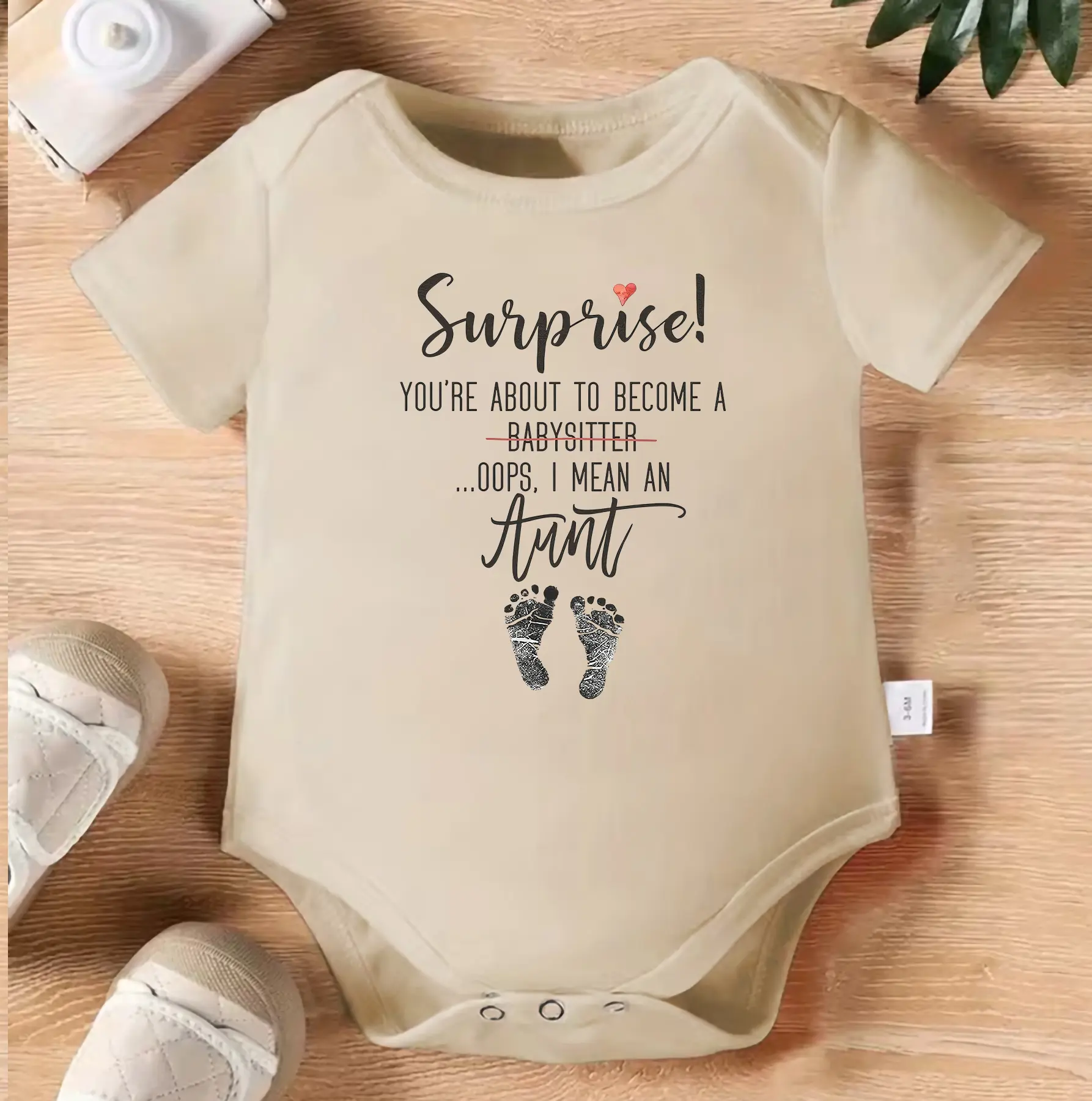 Surprise You're About to Become an Aunt Baby Bodysuit, Pregnancy Announcement Onesie, Aunt Reveal Baby Outfit, Funny New Baby Romper, Auntie Baby Shower Gift, Family Announcement Clothes, Unisex Infant Onesie