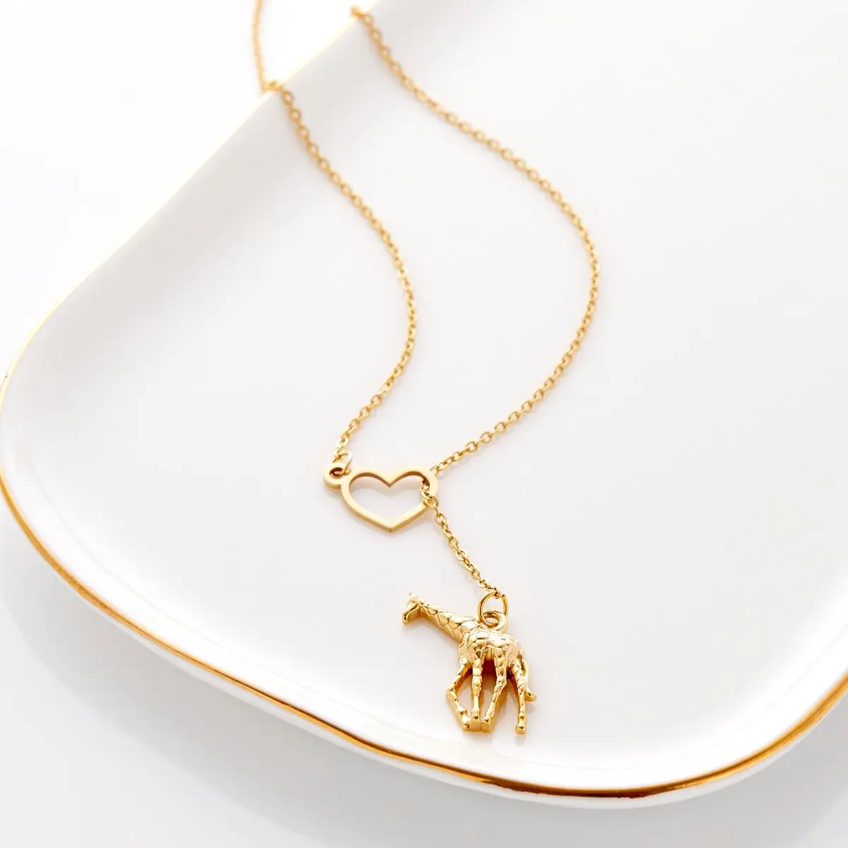 Hanging heart giraffe necklace