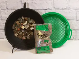 Green (Emerald) Gemstone Mining Bag And Sifter