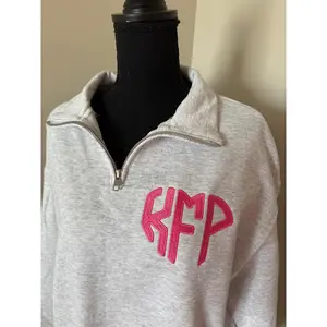 Monogrammed Heart Quarter-Zip Sweatshirt Cotton Casual Pullover with Pullover Design and Casual Style Womenswear Hoodie