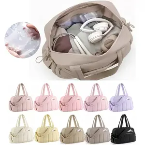 Large Capacity Women’s Travel Bag 2025 – Fashionable Duffel for Luggage & Weekend Trips