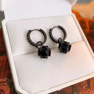 LisiZen Vintage Square Black Rhinestone Clip-on Earrings Luxury Geometric Black Diamond Earrings Edgy Style Jewelry DZEH1959