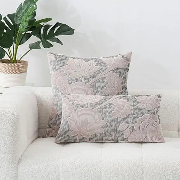 Concierge Collection Set of 2 Velvet Jacquard Decorative Pillows Concierge Collection Set of 2 Velvet Jacquard Decorative Pillows
