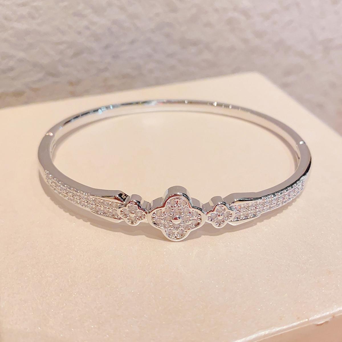 Luxury Clover Bangle Bracelet for Women, Elegant Floral Motif Sparkle Bangle, Premium Polished Statement Bangle, Trendy Aesthetic Formal Jewelry, Timeless Anniversary Birthday Gift for Her