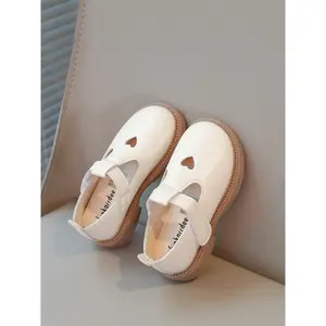 Imitation Leather Flat Shoes, Round Toe Flats, Comfortable Girls Casual Footwear for Daily Wear and Play, Stylish Kids Shoes