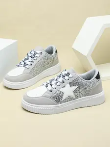 Fashionable Star Pattern Lace Up Low Top Sneakers, Casual Comfortable Breathable Skate Shoes, Female All-match Round Toe Sports Shoes for Daily Wear, Closed